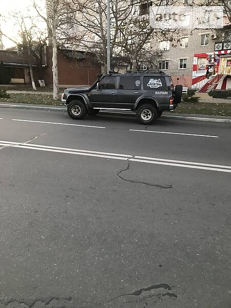 Позашляховик / Кросовер Nissan Patrol 1990 в Одесі