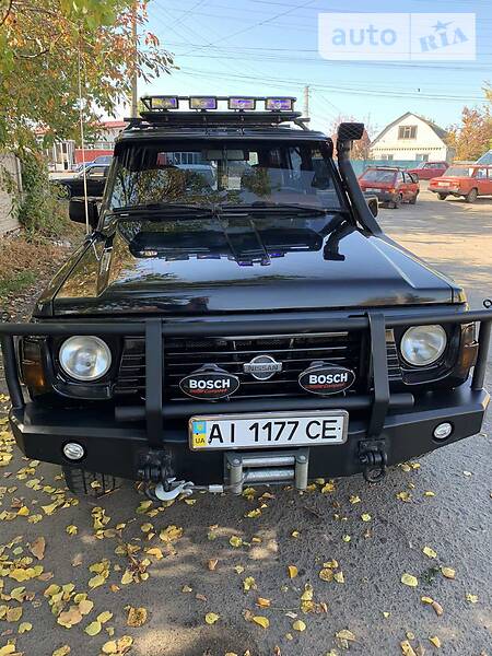 Внедорожник / Кроссовер Nissan Patrol 1995 в Яготине