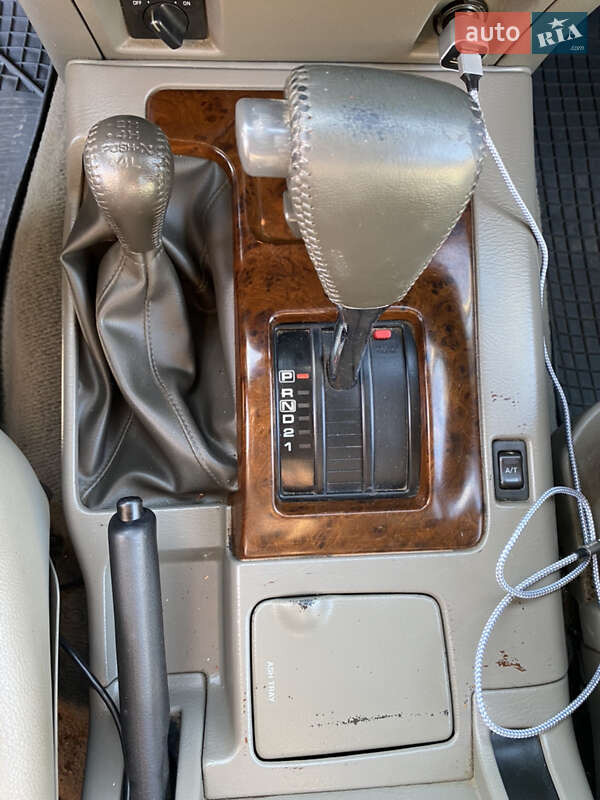 Внедорожник / Кроссовер Nissan Patrol 2002 в Ужгороде
