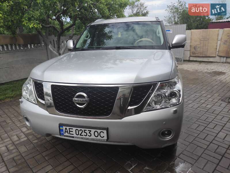 Внедорожник / Кроссовер Nissan Patrol 2011 в Кривом Роге
