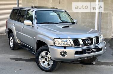 Позашляховик / Кросовер Nissan Patrol 2004 в 