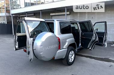 Позашляховик / Кросовер Nissan Patrol 2004 в 
