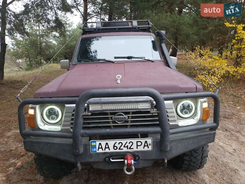 Позашляховик / Кросовер Nissan Patrol 1998 в Києві