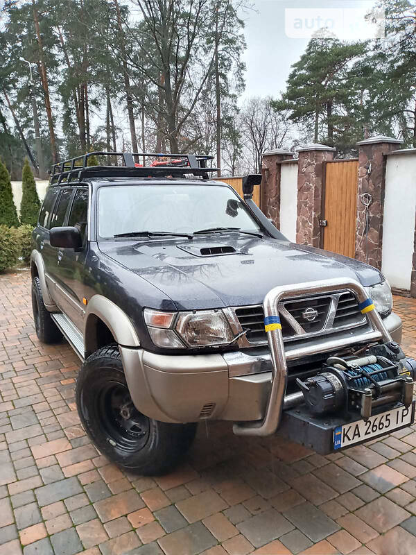 Внедорожник / Кроссовер Nissan Patrol 2000 в Киеве