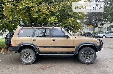Внедорожник / Кроссовер Nissan Patrol 2000 в 