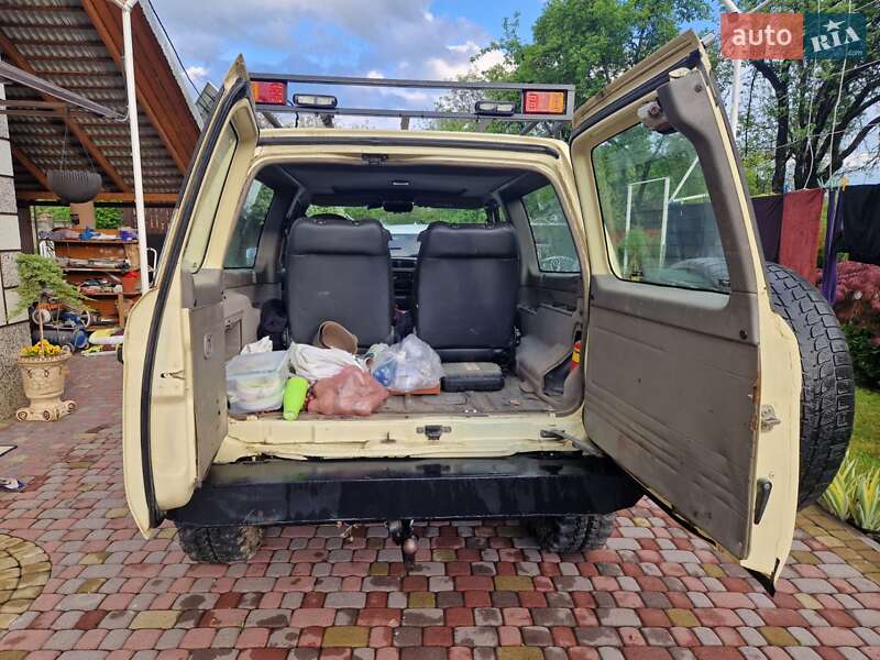 Позашляховик / Кросовер Nissan Patrol 2002 в Тячеві