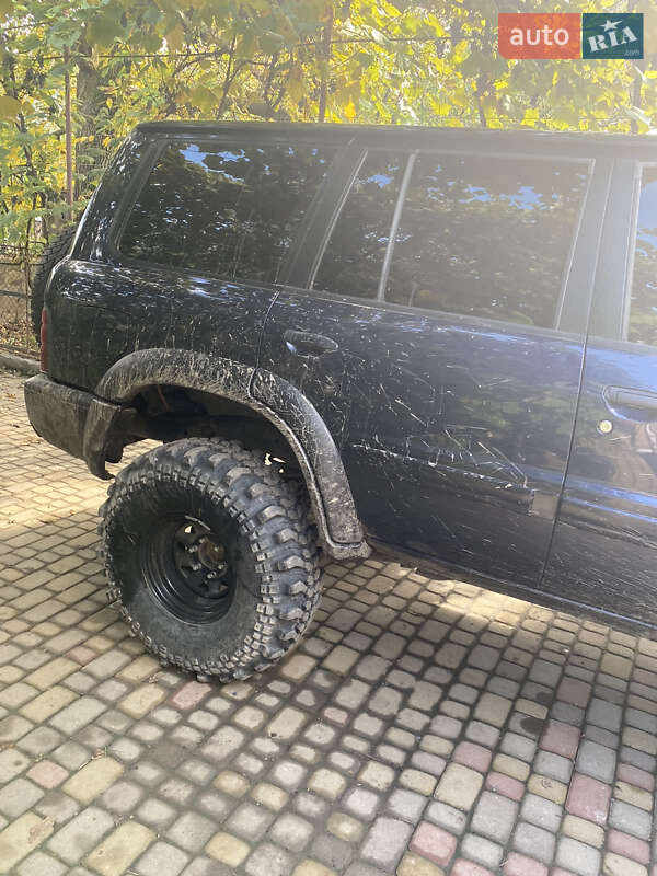 Внедорожник / Кроссовер Nissan Patrol 2002 в Ужгороде