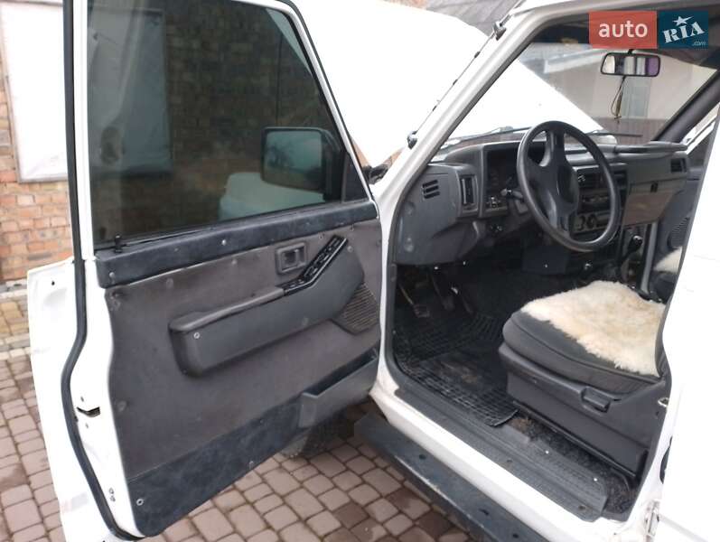 Позашляховик / Кросовер Nissan Patrol 1990 в Івано-Франківську