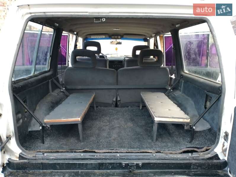 Позашляховик / Кросовер Nissan Patrol 1990 в Івано-Франківську