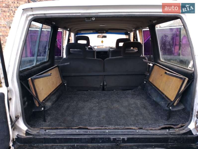 Позашляховик / Кросовер Nissan Patrol 1990 в Івано-Франківську