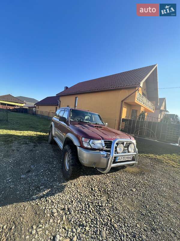 Позашляховик / Кросовер Nissan Patrol 2001 в Тячеві