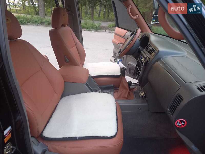 Внедорожник / Кроссовер Nissan Patrol 2001 в Луцке