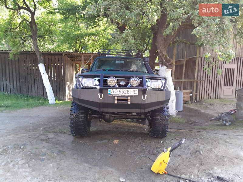 Позашляховик / Кросовер Nissan Patrol 2000 в Рахові