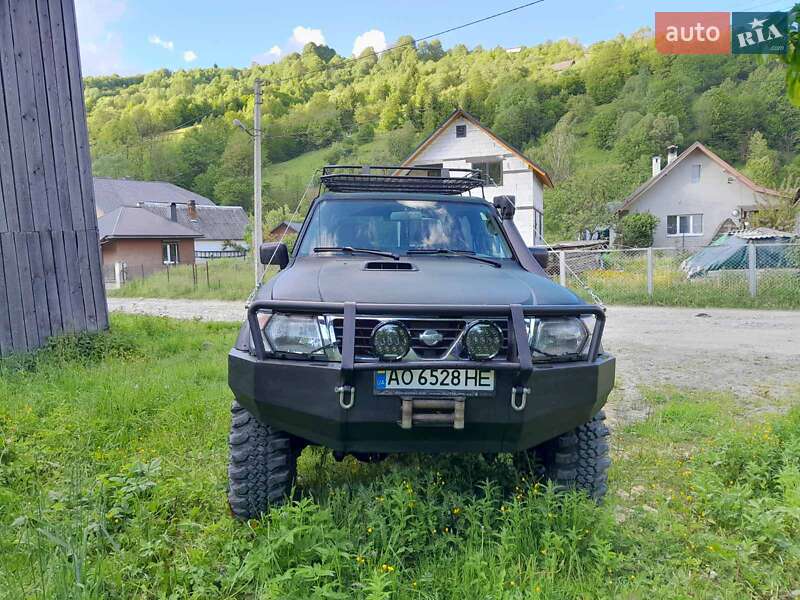 Позашляховик / Кросовер Nissan Patrol 2000 в Рахові