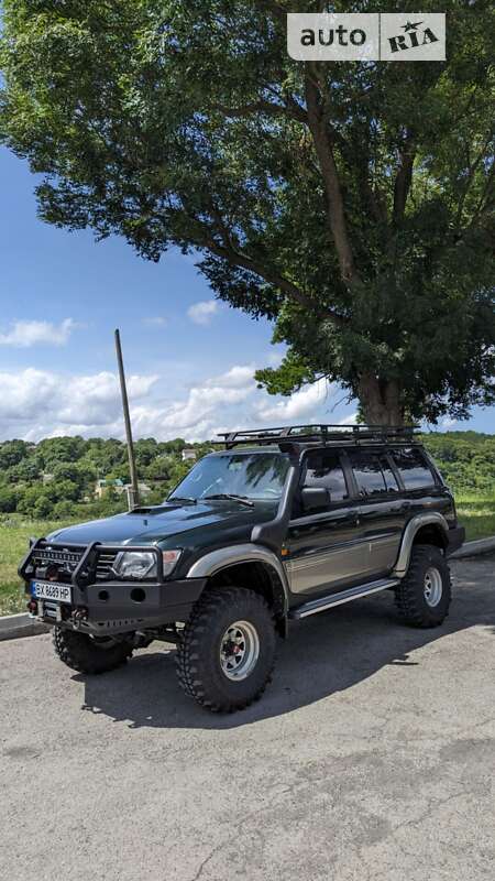 Позашляховик / Кросовер Nissan Patrol 1999 в Кам'янець-Подільському