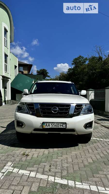 Позашляховик / Кросовер Nissan Patrol 2013 в 