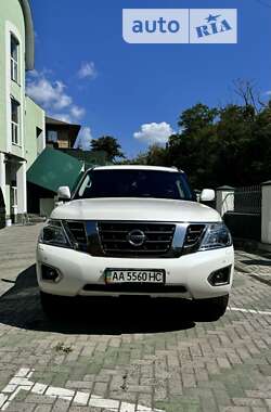 Позашляховик / Кросовер Nissan Patrol 2013 в 