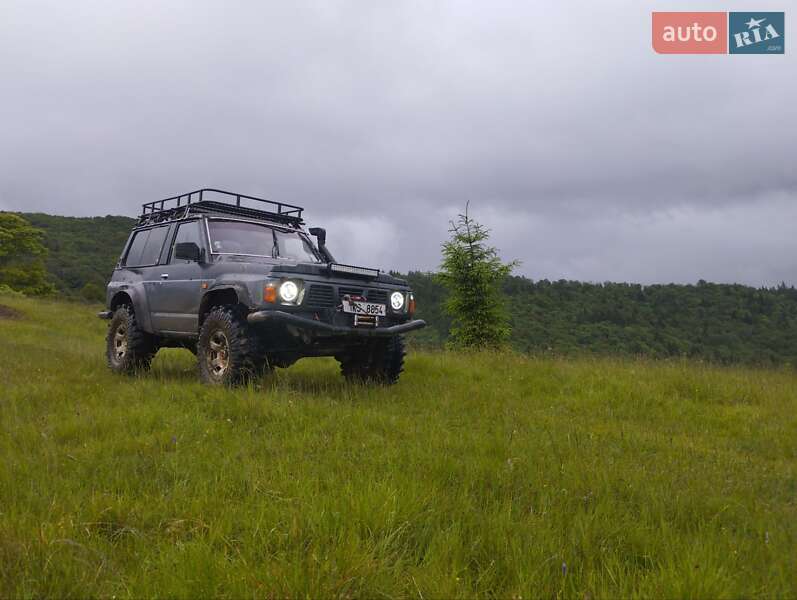 Внедорожник / Кроссовер Nissan Patrol 1991 в Рахове