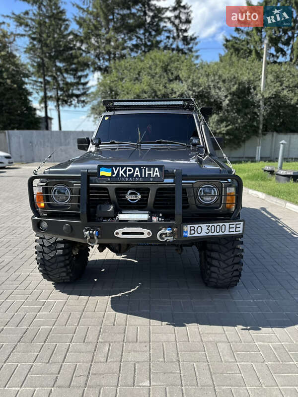 Внедорожник / Кроссовер Nissan Patrol 1993 в Тернополе