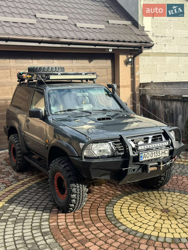 Внедорожник / Кроссовер Nissan Patrol 2001 в Тячеве