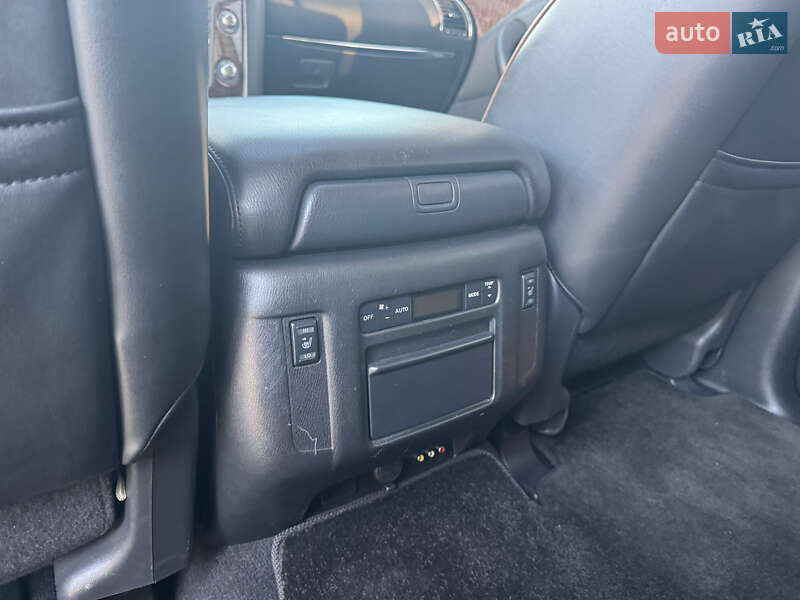 Внедорожник / Кроссовер Nissan Patrol 2011 в Одессе