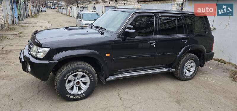 Внедорожник / Кроссовер Nissan Patrol 2003 в Днепре