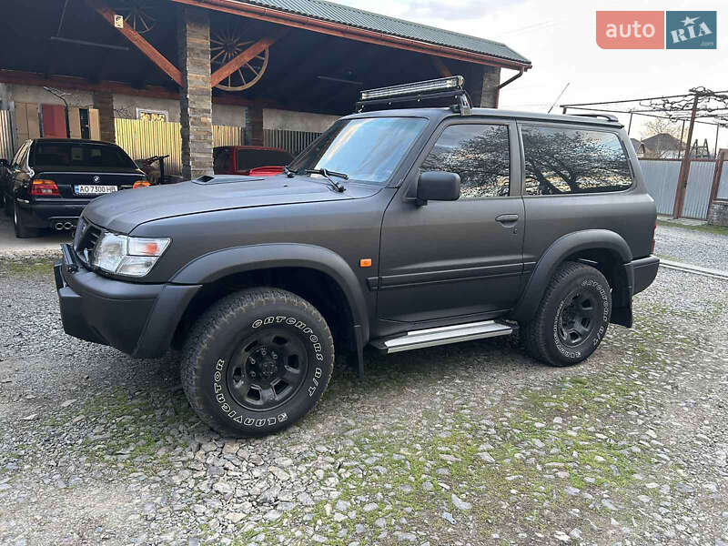 Внедорожник / Кроссовер Nissan Patrol 2002 в 