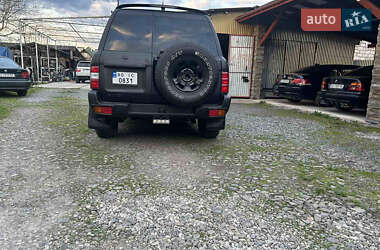 Внедорожник / Кроссовер Nissan Patrol 2002 в 