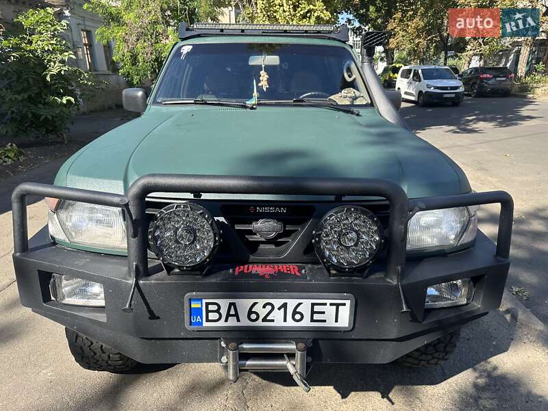 Позашляховик / Кросовер Nissan Patrol 1998 в Миколаєві