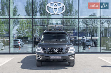 Позашляховик / Кросовер Nissan Patrol 2013 в 
