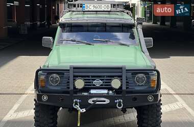Внедорожник / Кроссовер Nissan Patrol 1987 в 