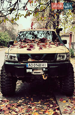 Позашляховик / Кросовер Nissan Patrol 2001 в Ужгороді