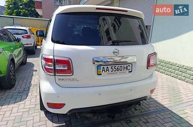 Позашляховик / Кросовер Nissan Patrol 2013 в 