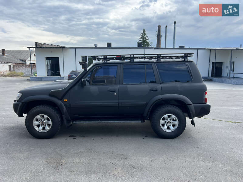 Позашляховик / Кросовер Nissan Patrol 2001 в Рівному