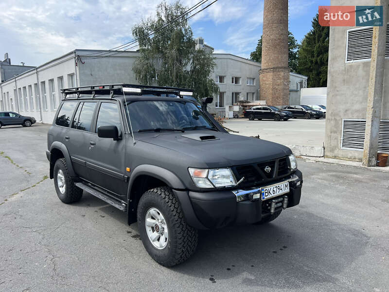 Позашляховик / Кросовер Nissan Patrol 2001 в Рівному