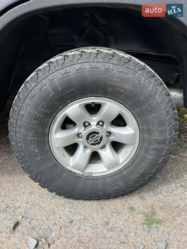 Позашляховик / Кросовер Nissan Patrol 2001 в Рівному