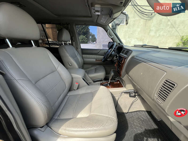 Позашляховик / Кросовер Nissan Patrol 2001 в Рівному