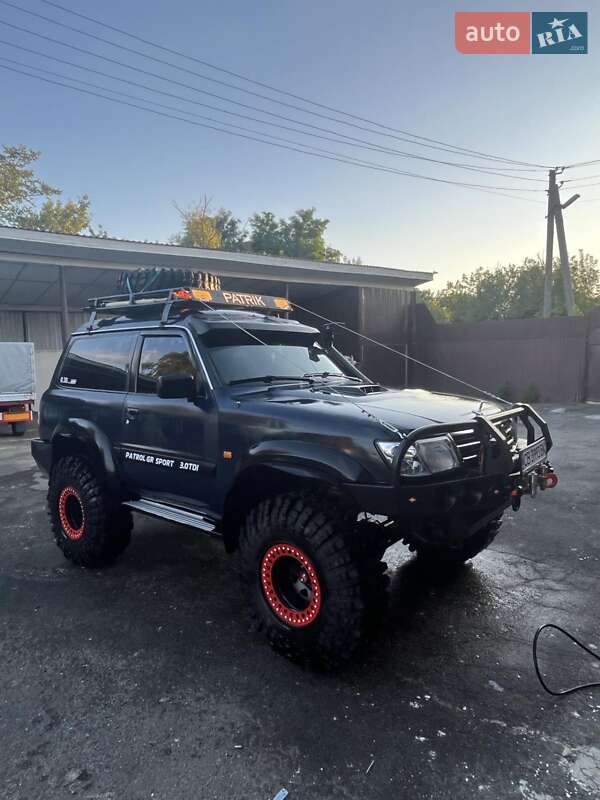 Позашляховик / Кросовер Nissan Patrol 2004 в Новгород-Сіверському