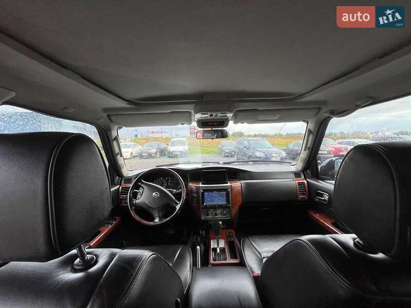 Позашляховик / Кросовер Nissan Patrol 2009 в Львові