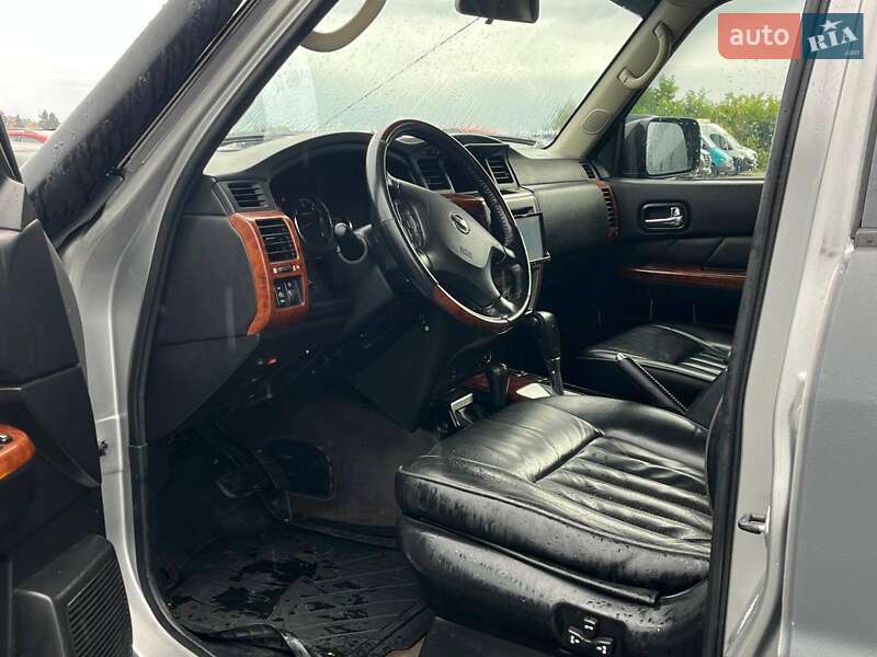 Позашляховик / Кросовер Nissan Patrol 2009 в Львові