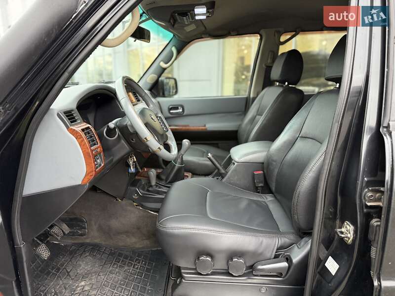 Позашляховик / Кросовер Nissan Patrol 2005 в Києві