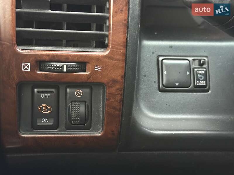 Позашляховик / Кросовер Nissan Patrol 2005 в Києві