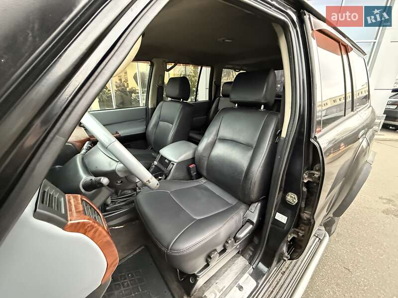 Позашляховик / Кросовер Nissan Patrol 2005 в Києві