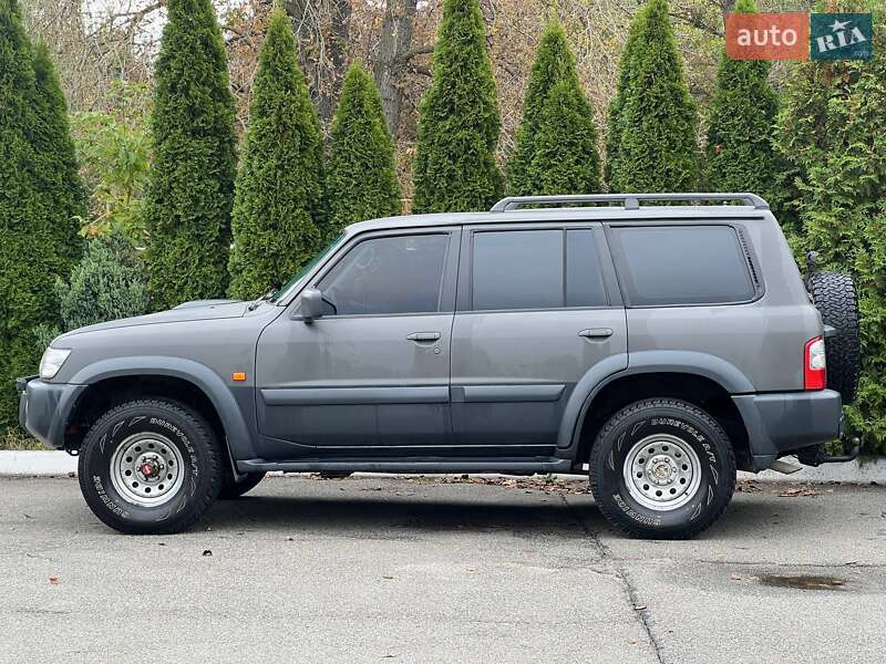 Позашляховик / Кросовер Nissan Patrol 2003 в Києві