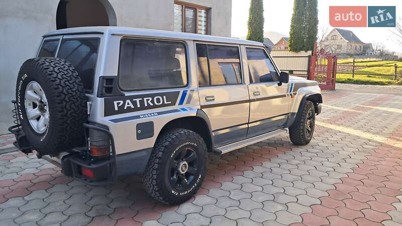 Внедорожник / Кроссовер Nissan Patrol 1992 в Надворной