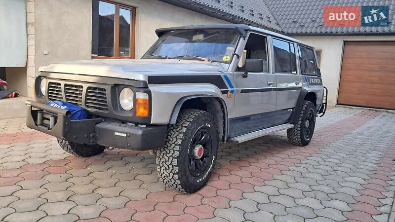 Внедорожник / Кроссовер Nissan Patrol 1992 в Надворной