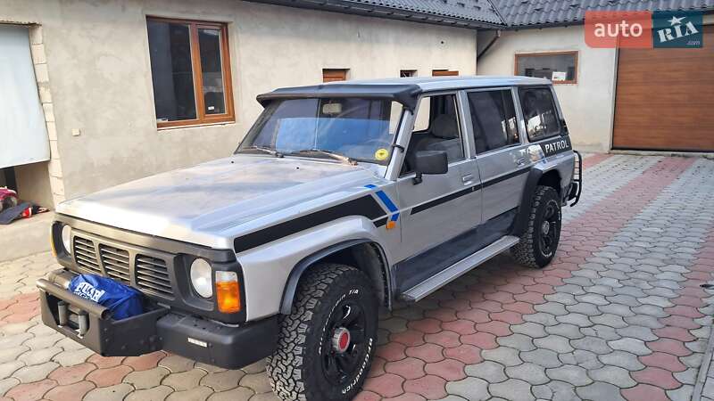 Внедорожник / Кроссовер Nissan Patrol 1992 в Надворной