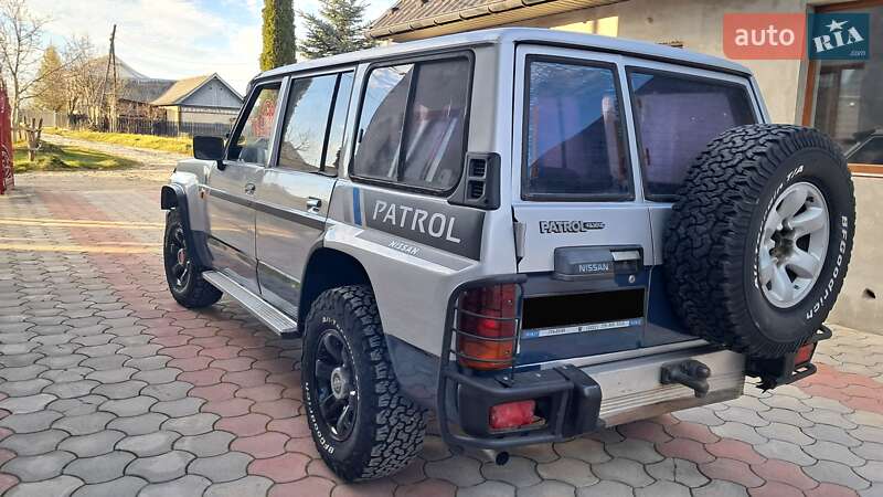 Внедорожник / Кроссовер Nissan Patrol 1992 в Надворной