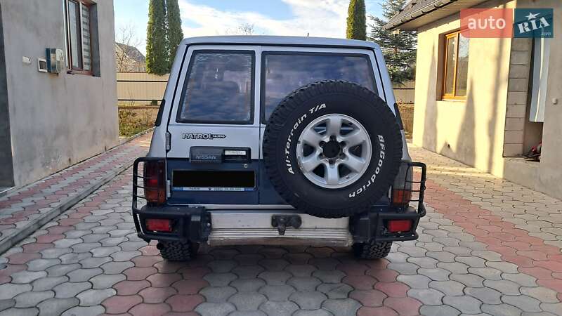 Внедорожник / Кроссовер Nissan Patrol 1992 в Надворной