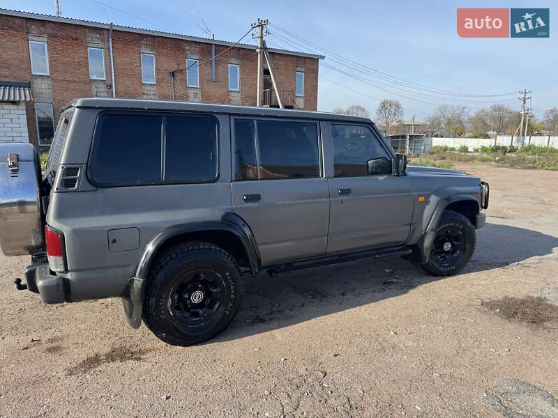 Внедорожник / Кроссовер Nissan Patrol 1996 в Прилуках